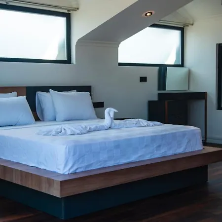 Luxury Life Villas *